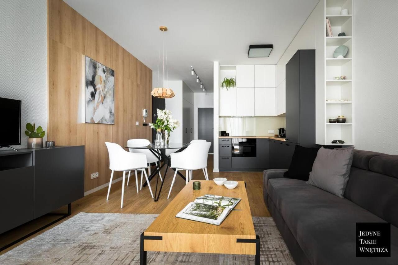 Cozy Family Apartments With Balcony Near Zlote Tarasy Warsaw Ngoại thất bức ảnh