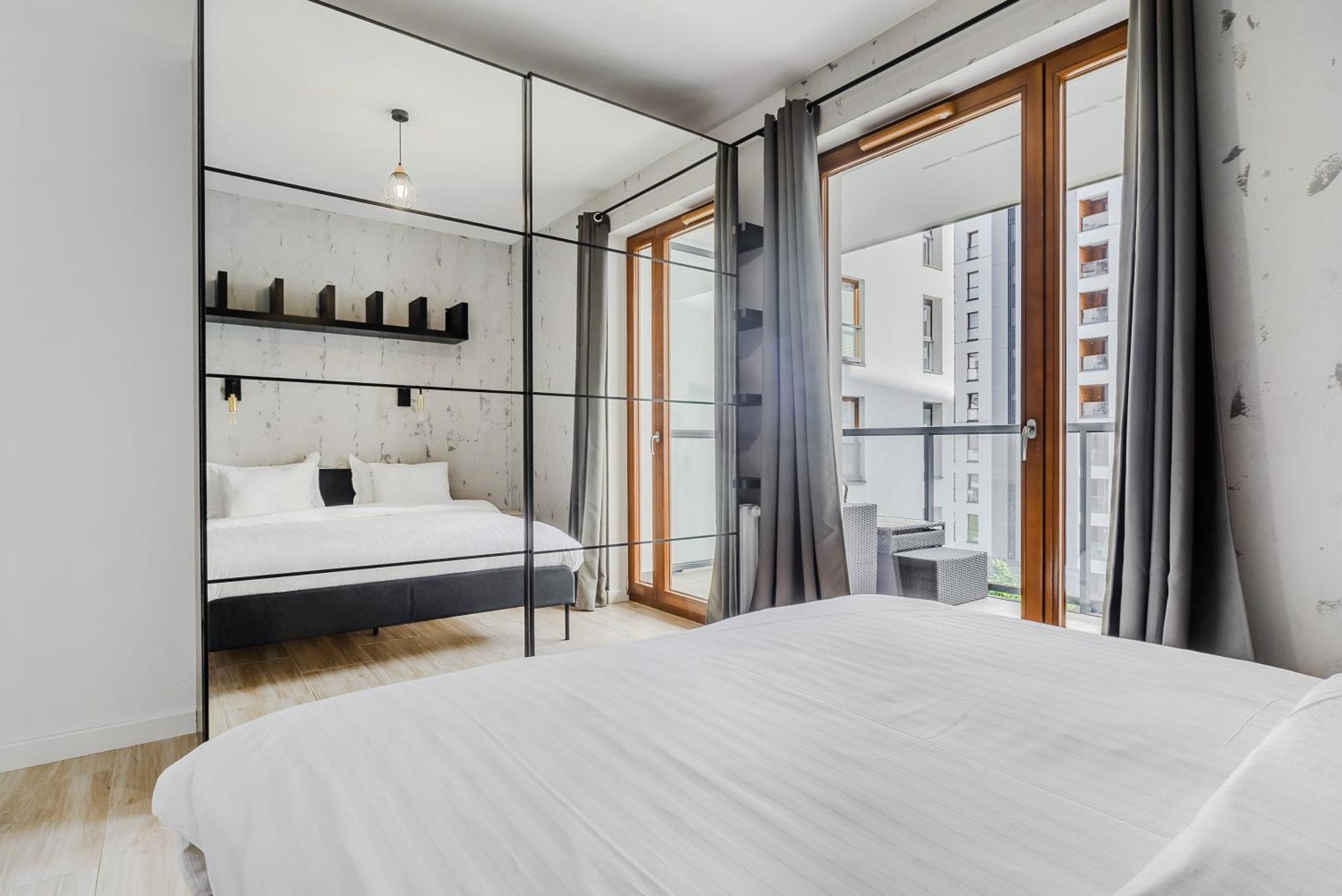 Cozy Family Apartments With Balcony Near Zlote Tarasy Warsaw Ngoại thất bức ảnh