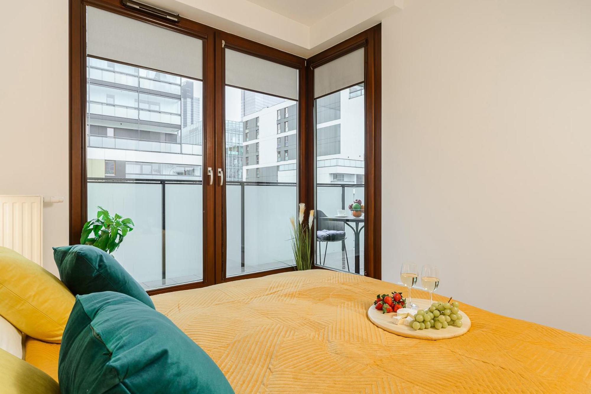 Cozy Family Apartments With Balcony Near Zlote Tarasy Warsaw Ngoại thất bức ảnh