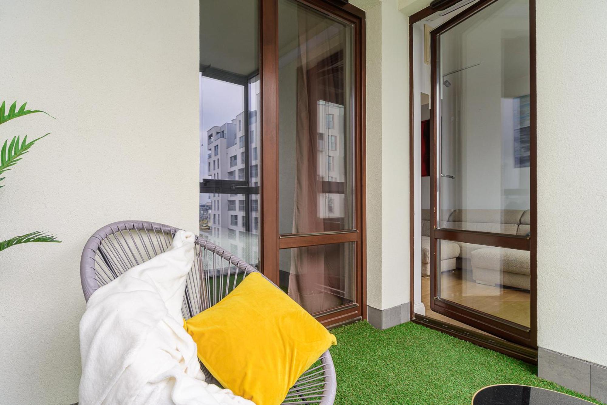 Cozy Family Apartments With Balcony Near Zlote Tarasy Warsaw Ngoại thất bức ảnh