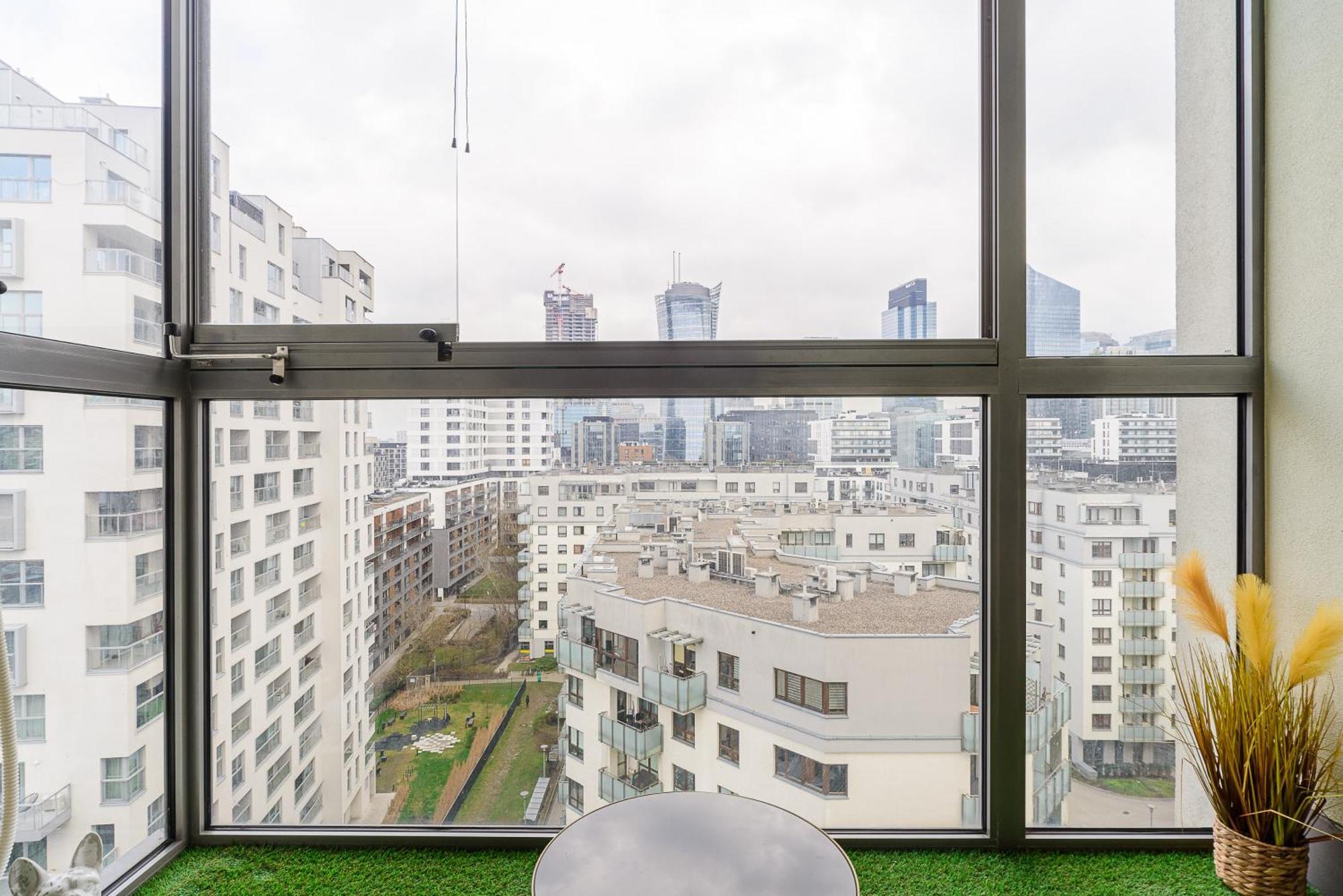 Cozy Family Apartments With Balcony Near Zlote Tarasy Warsaw Ngoại thất bức ảnh